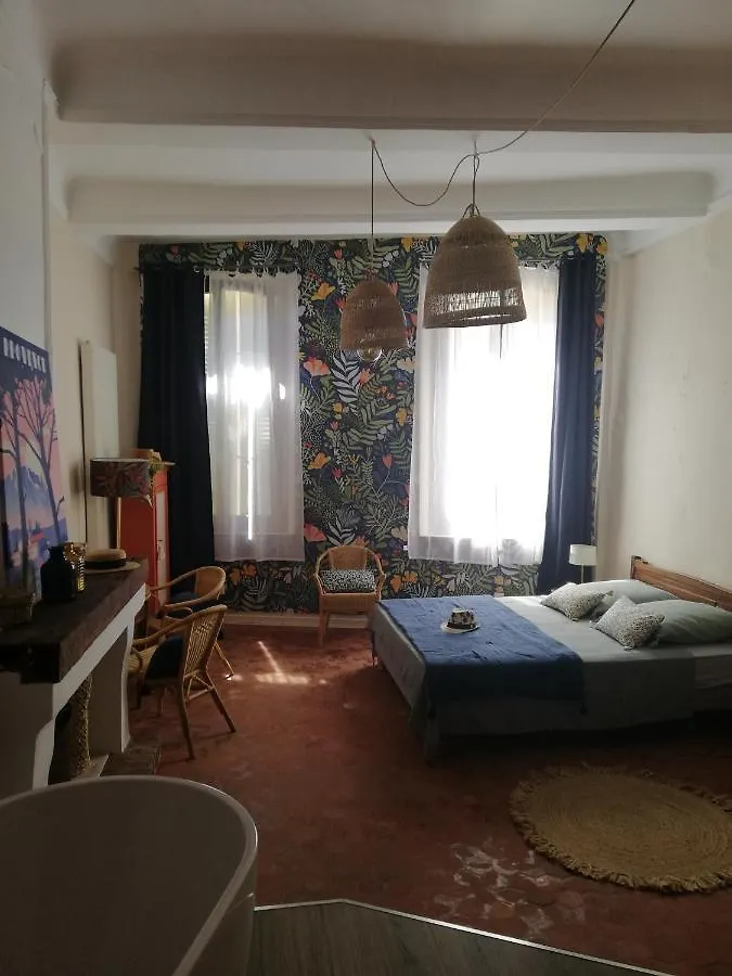 La Chambre D'Adele Valensole